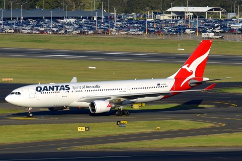 VH-EBO - A330-202 - Qantas - SYD - 14-04-2018