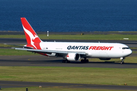 VH-EFR - 767-381F(ER) - Qantas Freight - SYD - 11-04-2018