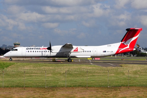 VH-LQK - DHC-8-402Q - QantasLink - SYD - 07-04-2018
