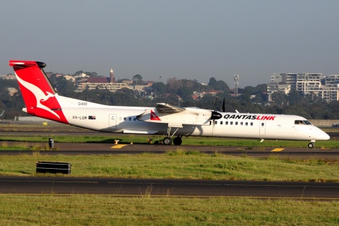 VH-LQM - DHC-8-402Q - QantasLink - SYD - 07-04-2018