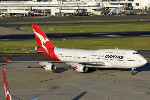 VH-OEH - 747-438(ER) - Qantas - SYD - 14-04-2018