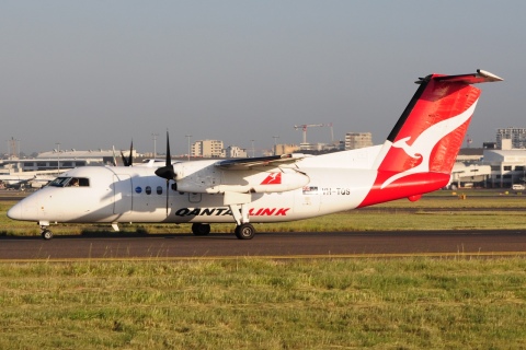 VH-TQS - DHC-8-202 - QantasLink - SYD - 07-04-2018