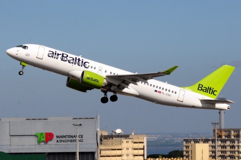 YL-CSG - A220-300 - Air Baltic - LIS - 15-06-2018