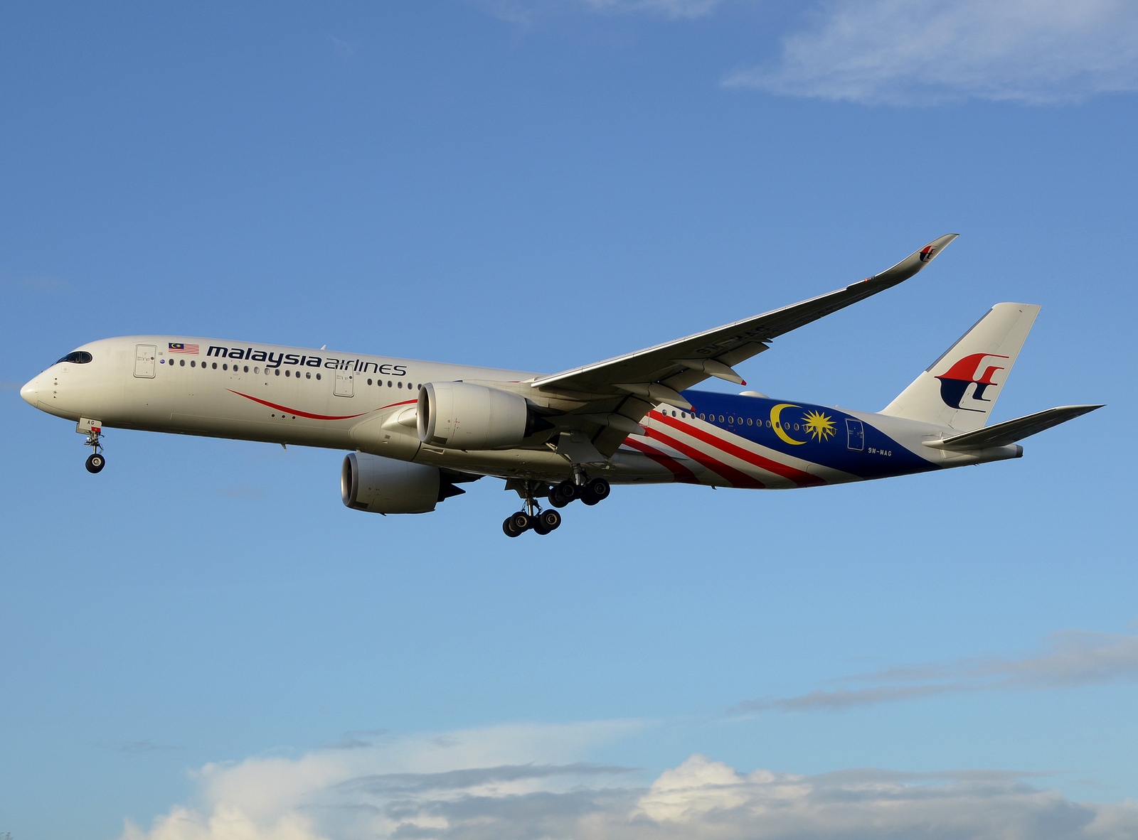 9M-MAG - A350-941 - Malaysia Airlines - LHR - 18-10-2019