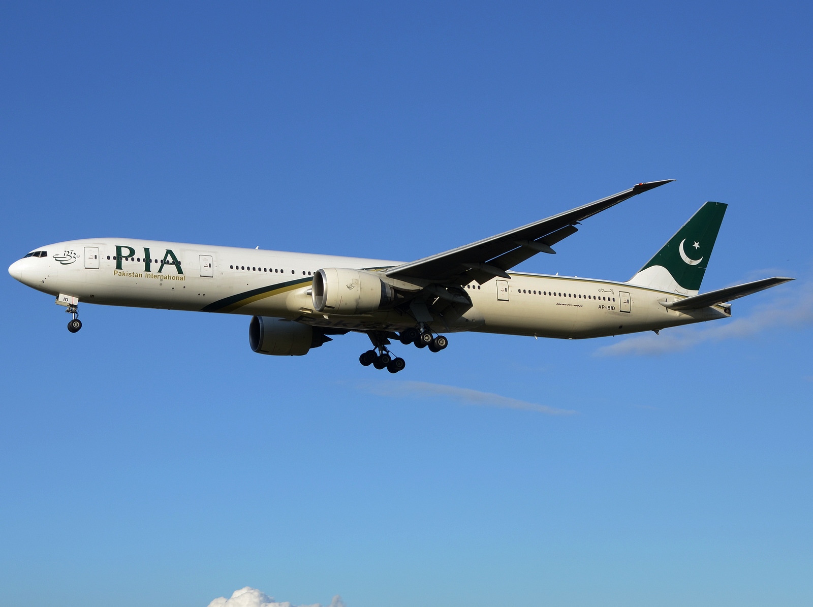 AP-BID - 777-340(ER) - PIA Pakistan International Airlines - LHR - 19-10-2019
