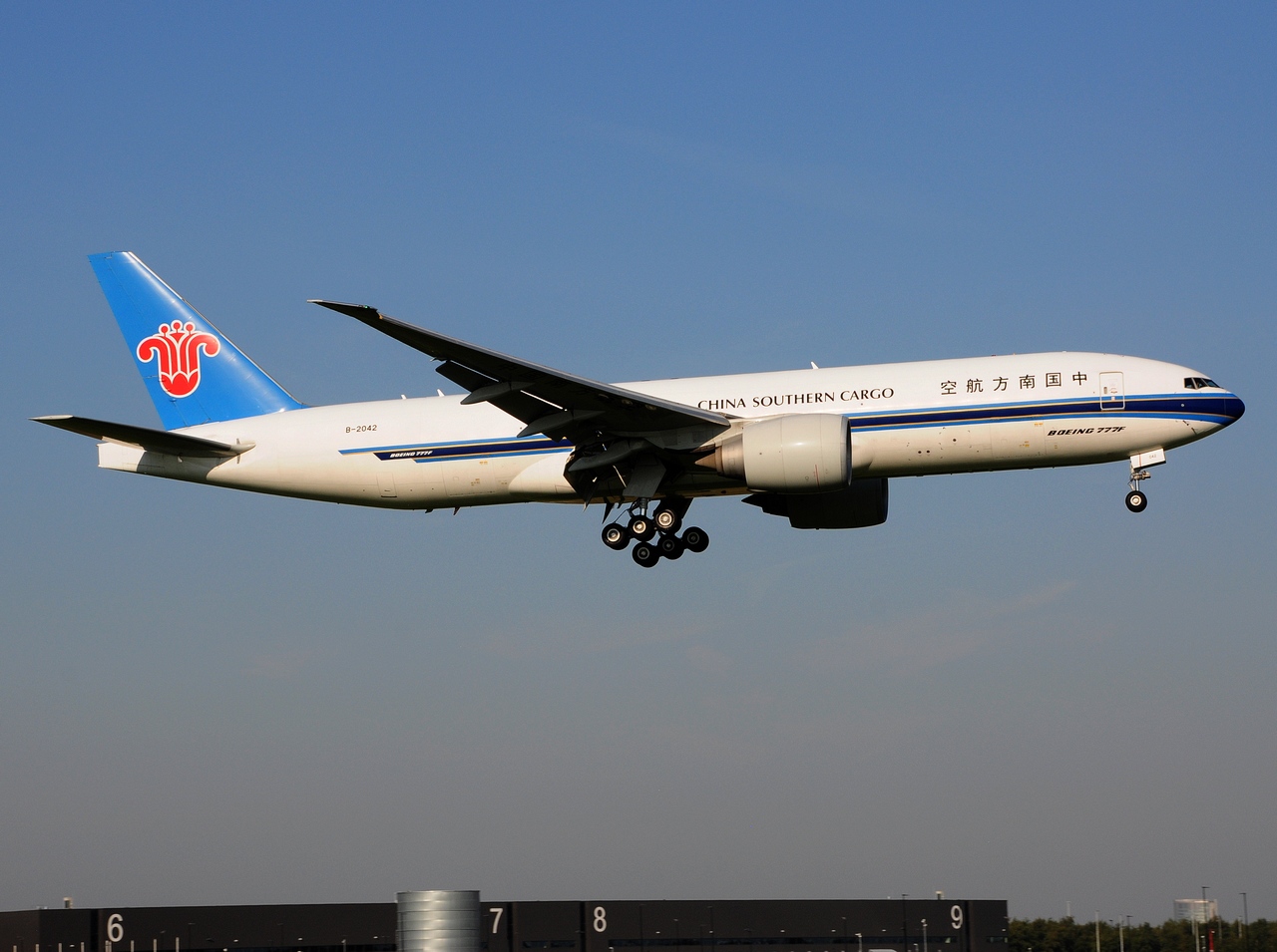 B-2042 - 777-F1B - China Southern Airlines - AMS - 24-08-2019
