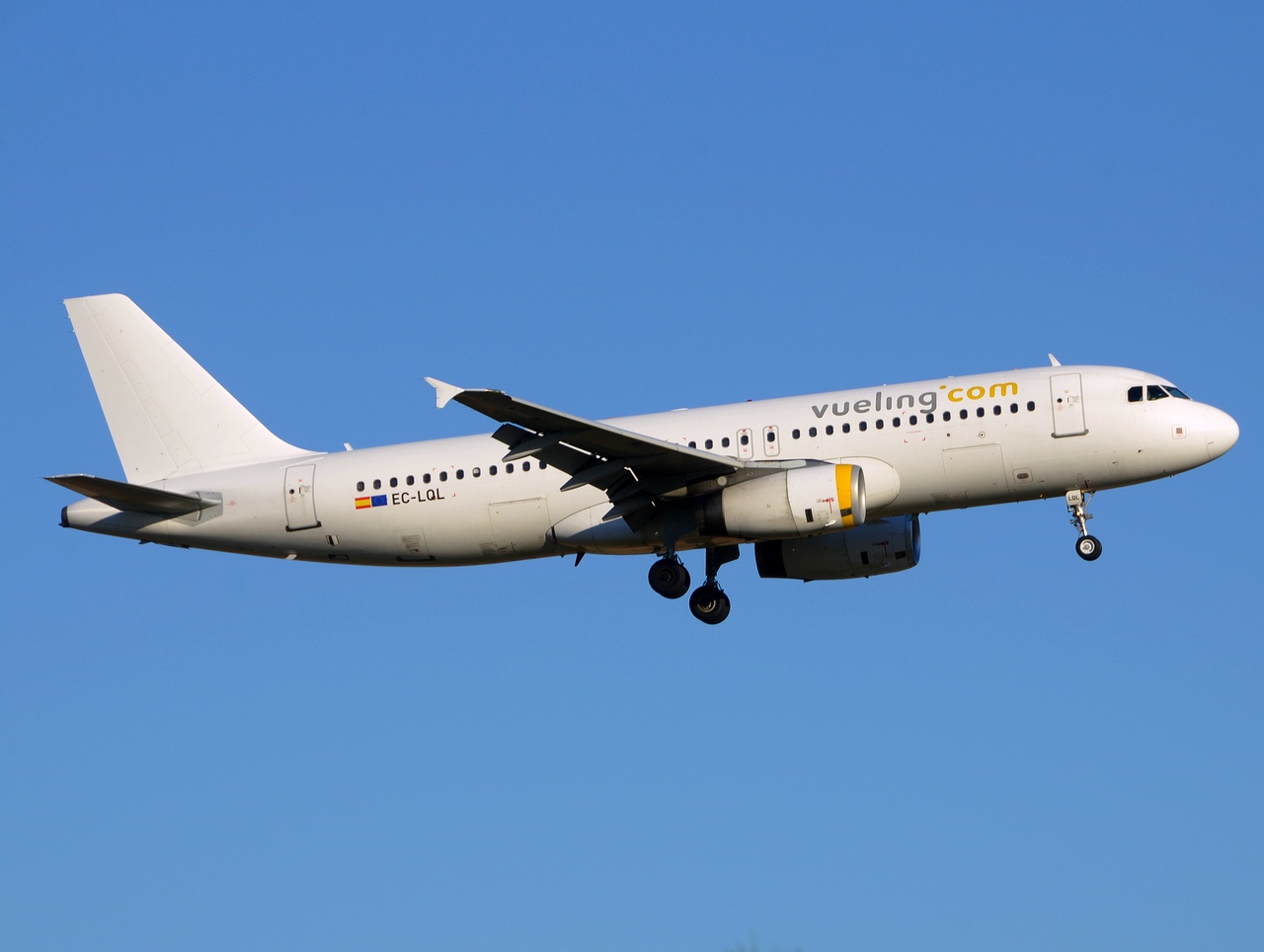 EC-LQL - A320-232 - Vueling - BCN - 02-06-2019