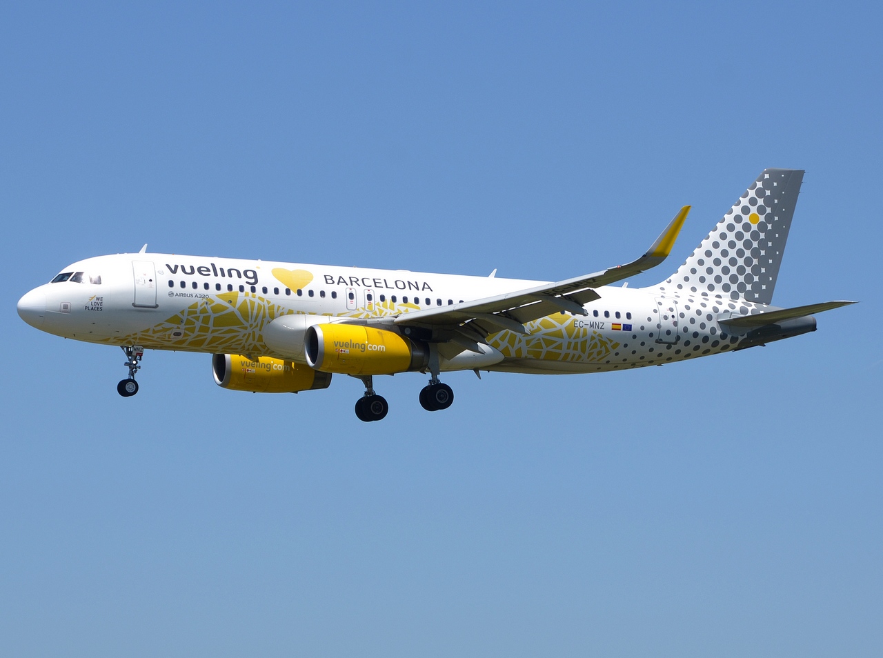 EC-MNZ - A320-232(WL) - Vueling - BCN - 02-06-2019