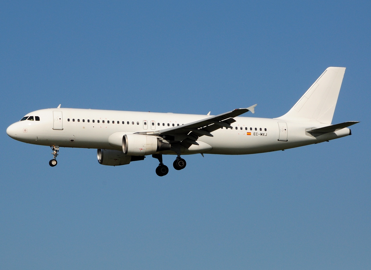 EC-MXJ - A320-214 - Gowair - AMS - 31-08-2019