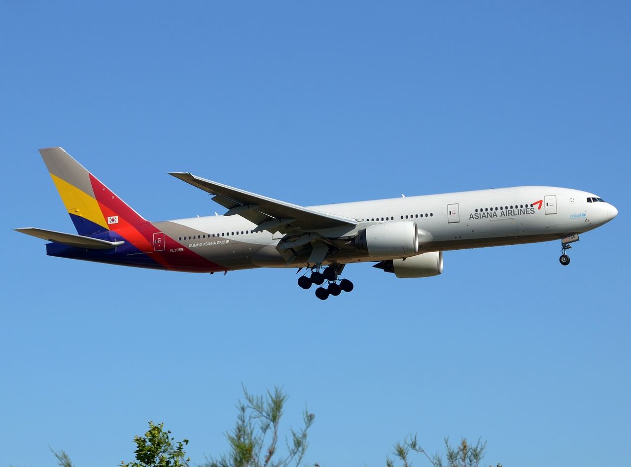HL7755 - 777-28E(ER) - Asiana Airlines - BCN - 02-06-2019