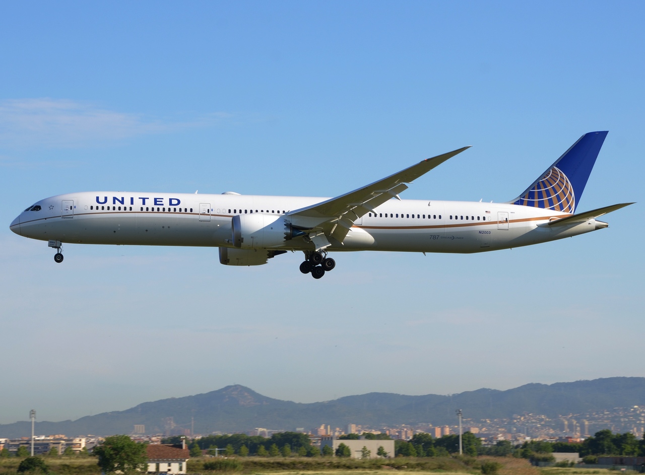 N12003 - 787-10 Dreamliner - United Airlines - BCN - 03-06-2019