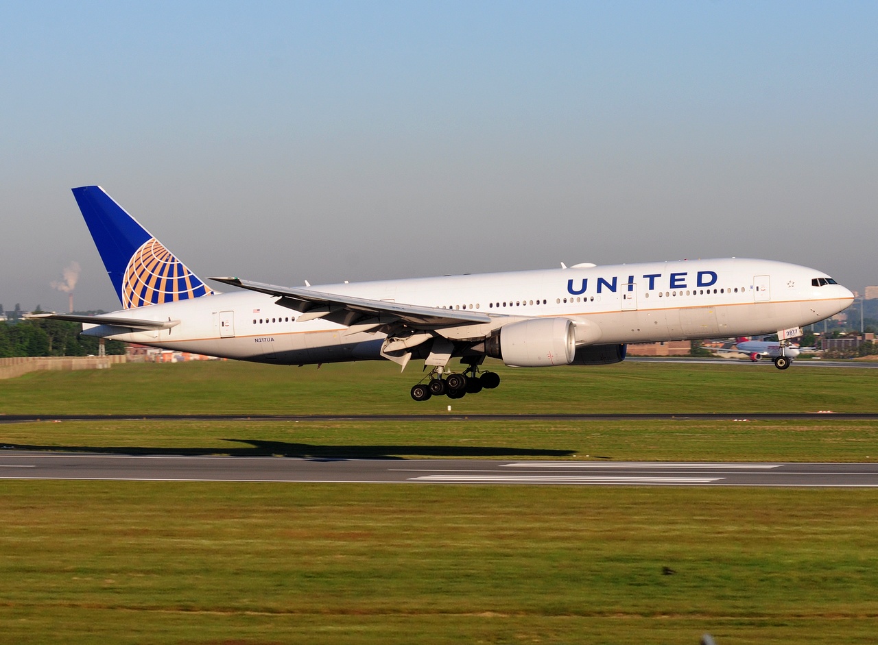 N217UA - 777-222(ER) - United Airlines - BRU - 15-05-2019