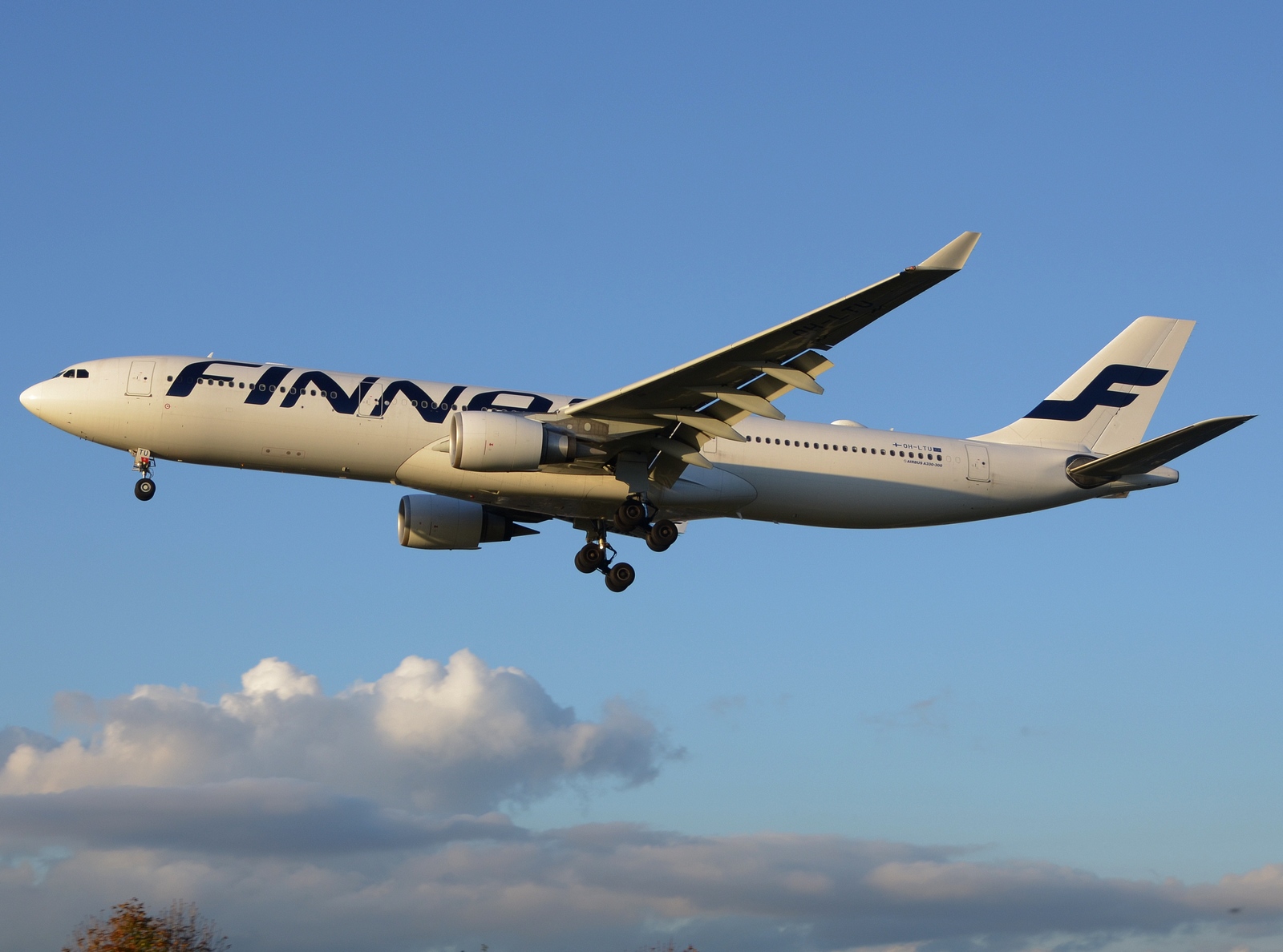 OH-LTU - A330-302E - Finnair - LHR - 19-10-2019