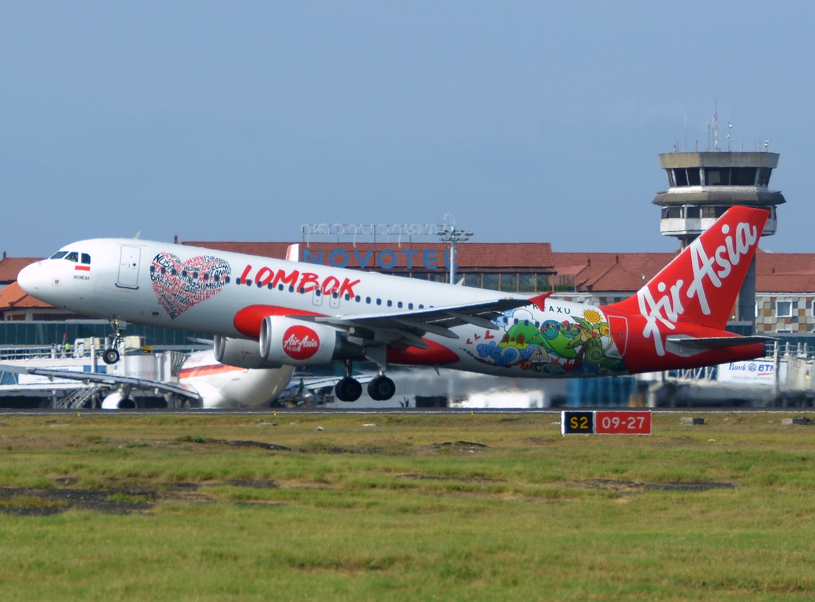 PK-AXU - A320-216 - Indonesia AirAsia - DPS - 03-12-2019b