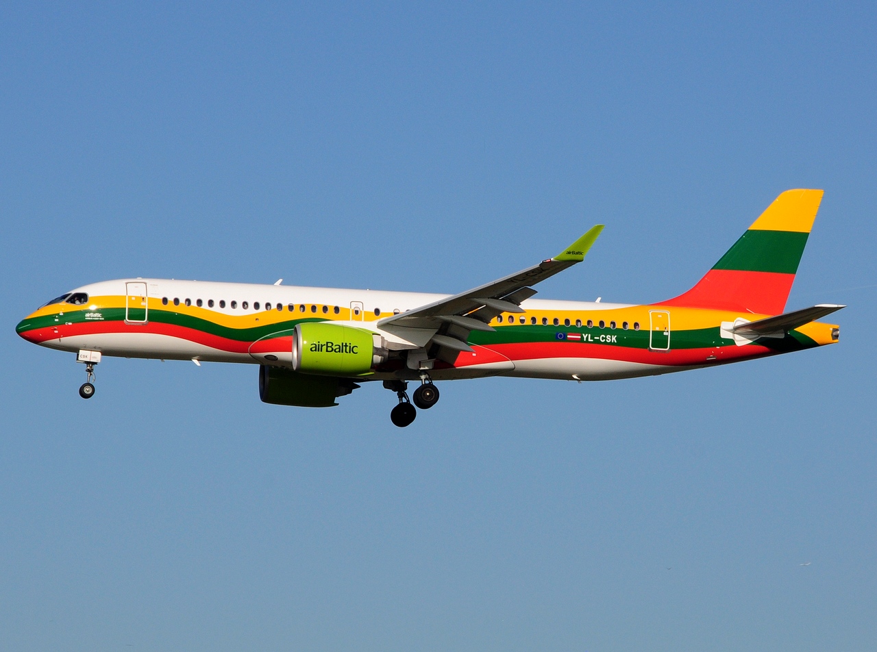 YL-CSK - A220-300 - Air Baltic - AMS - 31-08-2019