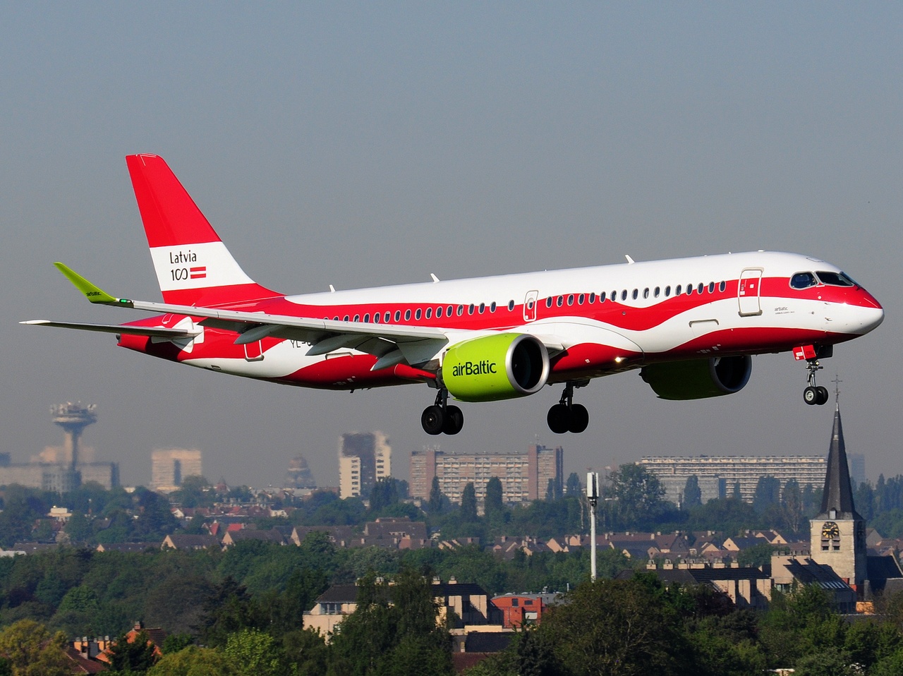 YL-CSL - A220-300 - Air Baltic - BRU - 15-05-2019