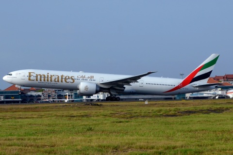 A6-ECG - 777-31H(ER) - Emirates - DPS - 03-12-2019