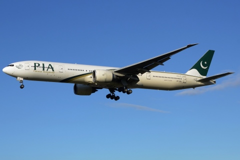 AP-BID - 777-340(ER) - PIA Pakistan International Airlines - LHR - 19-10-2019
