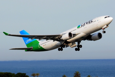 EC-MOY - A330-203 - LEVEL - BCN - 03-06-2019b