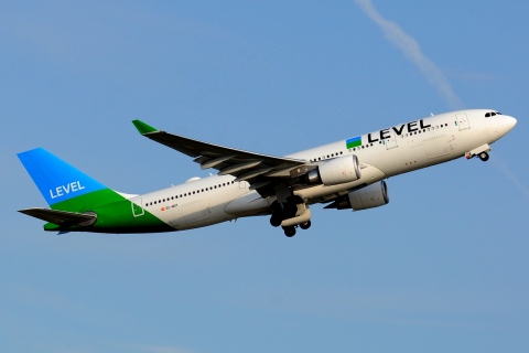 EC-MOY - A330-203 - LEVEL - BCN - 03-06-2019c