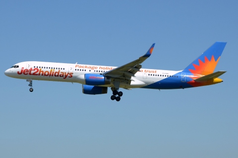 G-LSAC - 757-23A(WL) - Jet2 - BCN - 02-06-2019