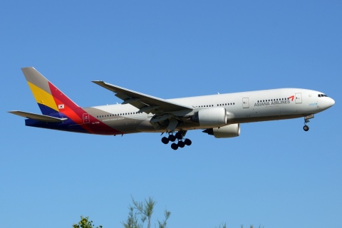 HL7755 - 777-28E(ER) - Asiana Airlines - BCN - 02-06-2019