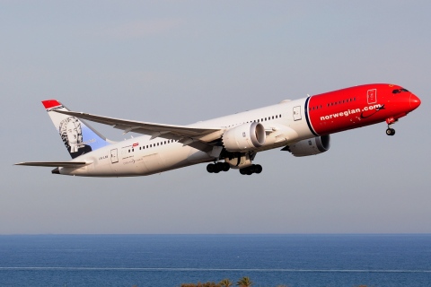 LN-LNV - 787-9 Dreamliner - Norwegian Long Haul - BCN - 03-06-2019b