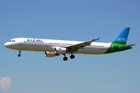 OE-LCF - A321-211 - LEVEL - BCN - 02-06-2019
