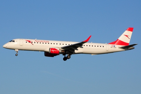 OE-LWC - ERJ-195LR (ERJ-190-200 LR) - Austrian Airlines - AMS - 31-08-2019