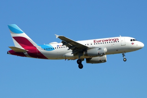 OE-LYZ - A319-132 - Eurowings Europe - BCN - 02-06-2019