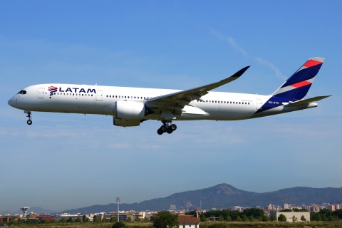PR-XTH - A350-941 - LATAM Airlines Brasil - BCN - 03-06-2019