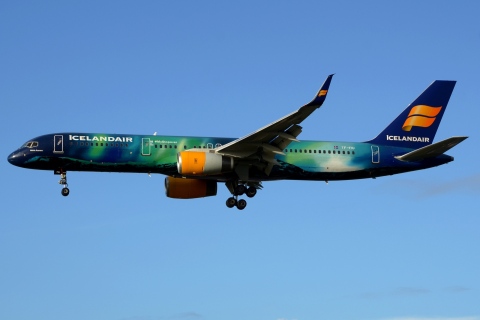 TF-FIU - 757-256(WL) - Icelandair - LHR - 18-10-2019