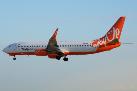 UR-SQH - 737-86Q(WL) - SkyUp Airlines - BCN - 03-06-2019