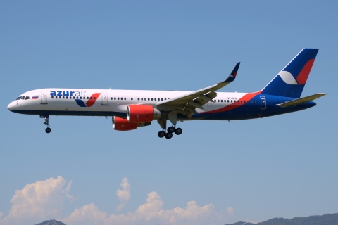 VP-BPB - 757-231(WL) - Azur Air - BCN - 02-06-2019