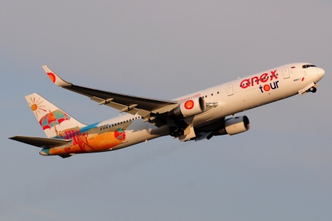 VP-BXW - 767-3Q8(ER)(WL) - Azur Air - BCN - 03-06-2019