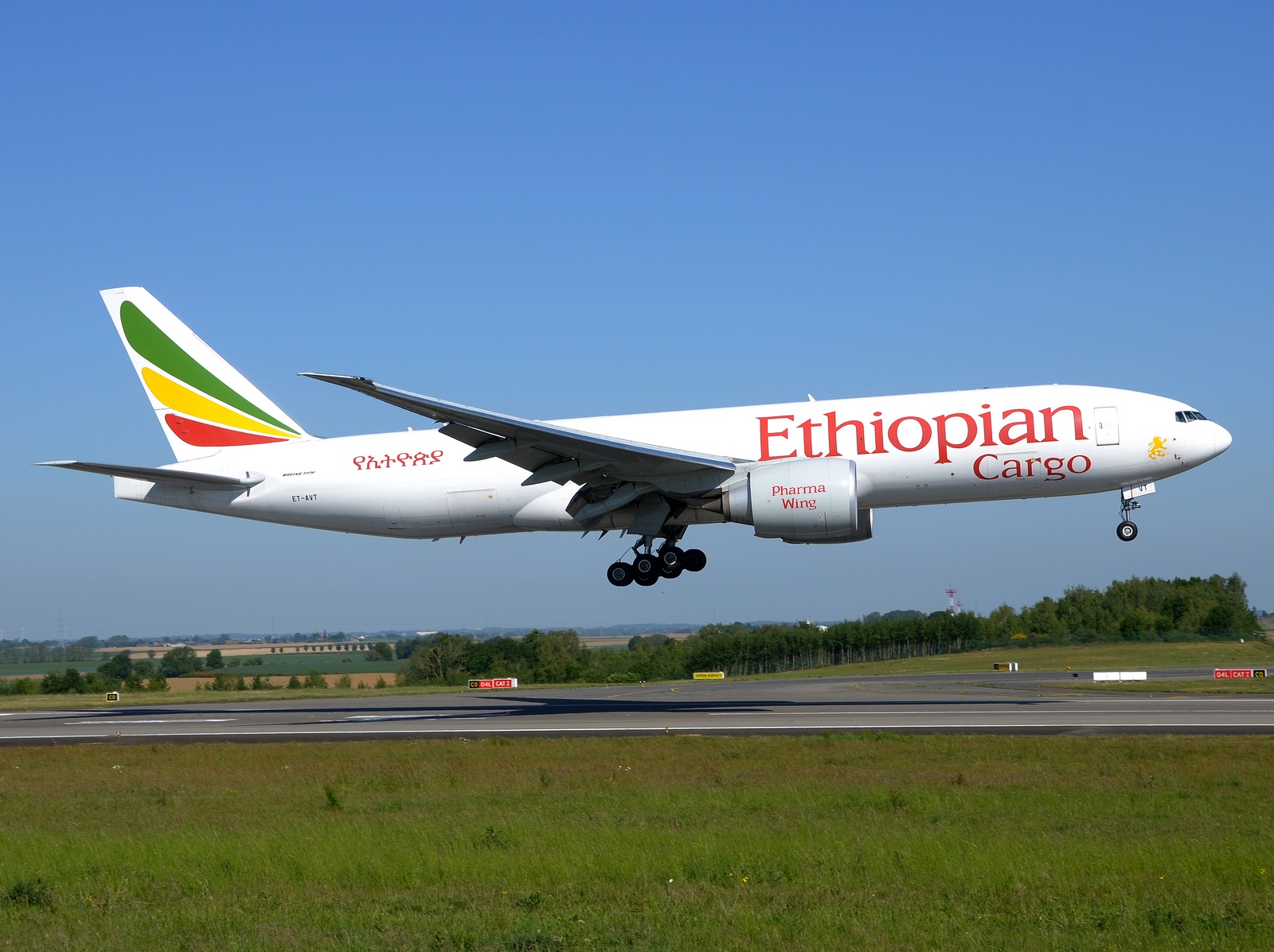 ET-AVT - 777-F - Ethiopian Airlines - LGG - 15-05-2020