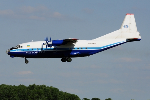 UR-11316 - Antonov An-12 - Motor Sich - BRU - 27-05-2020d