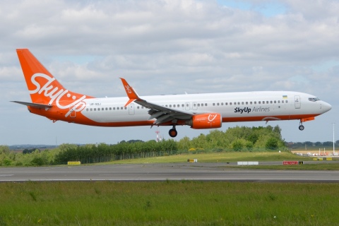 UR-SQJ - 737-96N(ER)(WL) - SkyUp Airlines - LGG - 12-05-2020