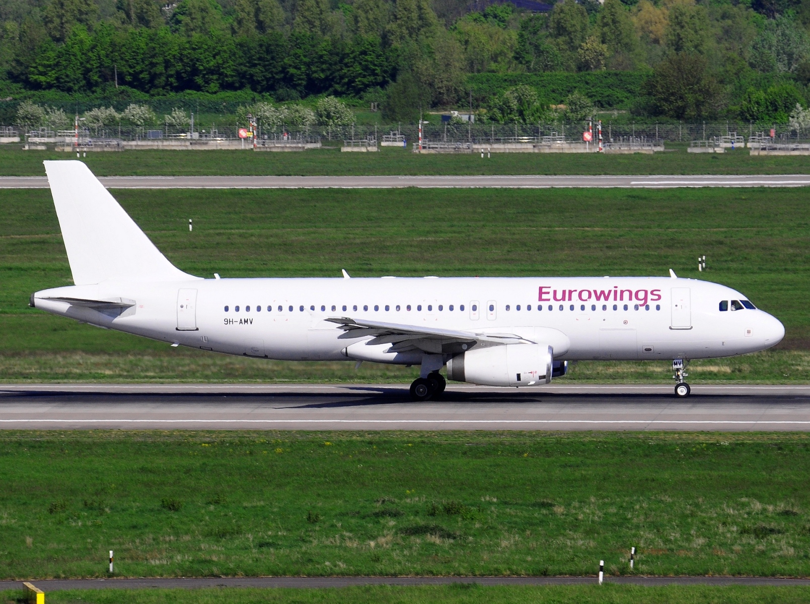 9H-AMV - A320-232 - Eurowings - DUS - 24-04-2022