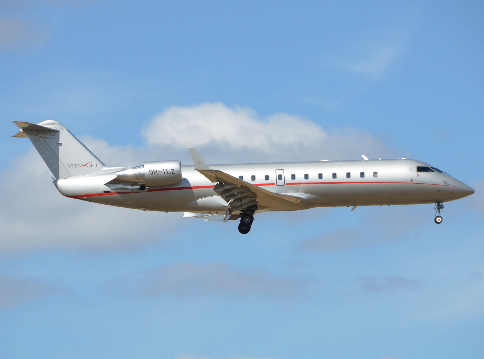 9H-ILZ - CRJ-200ER Challenger 850 - VistaJet Malta - BRU - 28-08-2022