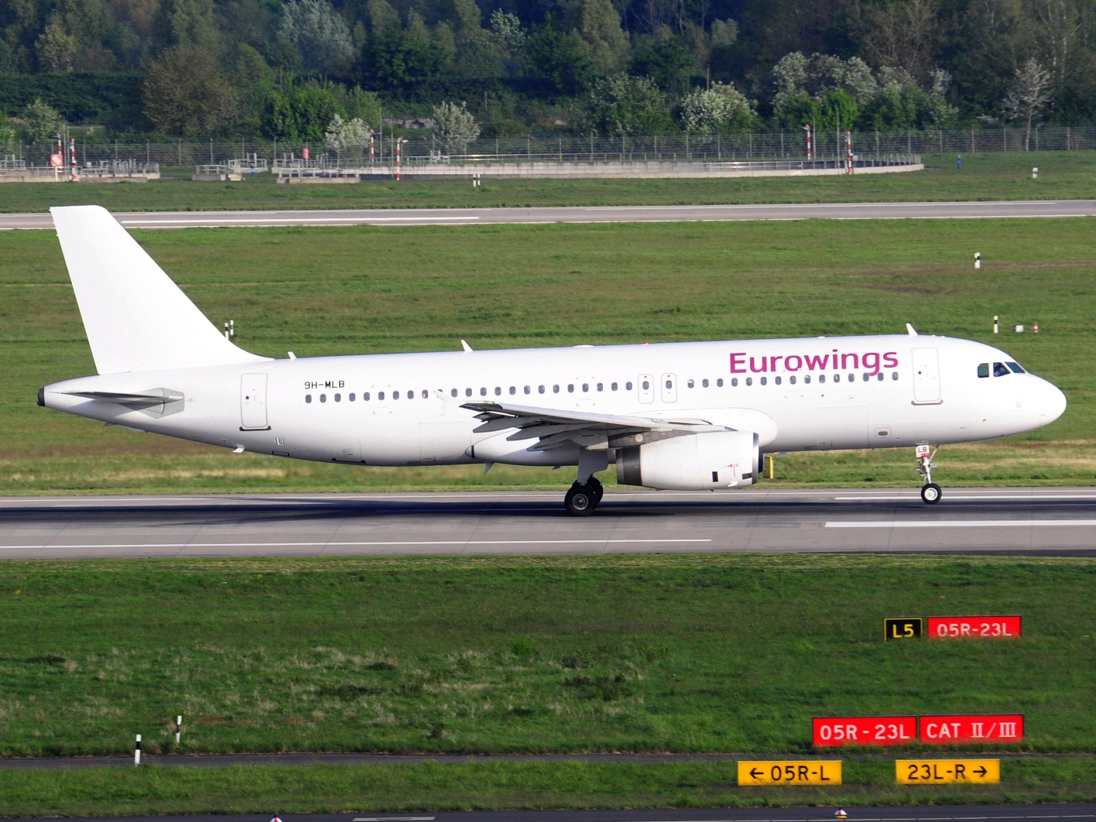 9H-MLB - A320-232 - Eurowings - DUS - 24-04-2022b