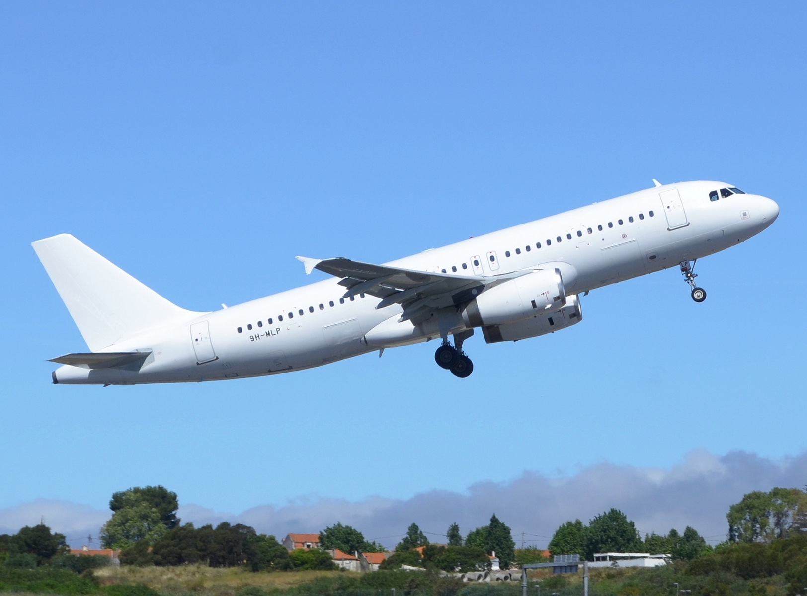 9H-MLP - A320-232 - Avion Express Malta - LIS - 09-06-2022