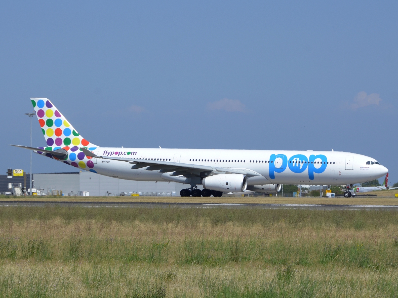 9H-POP - A330-343 - Hi Fly Malta - LIS - 10-06-2022b