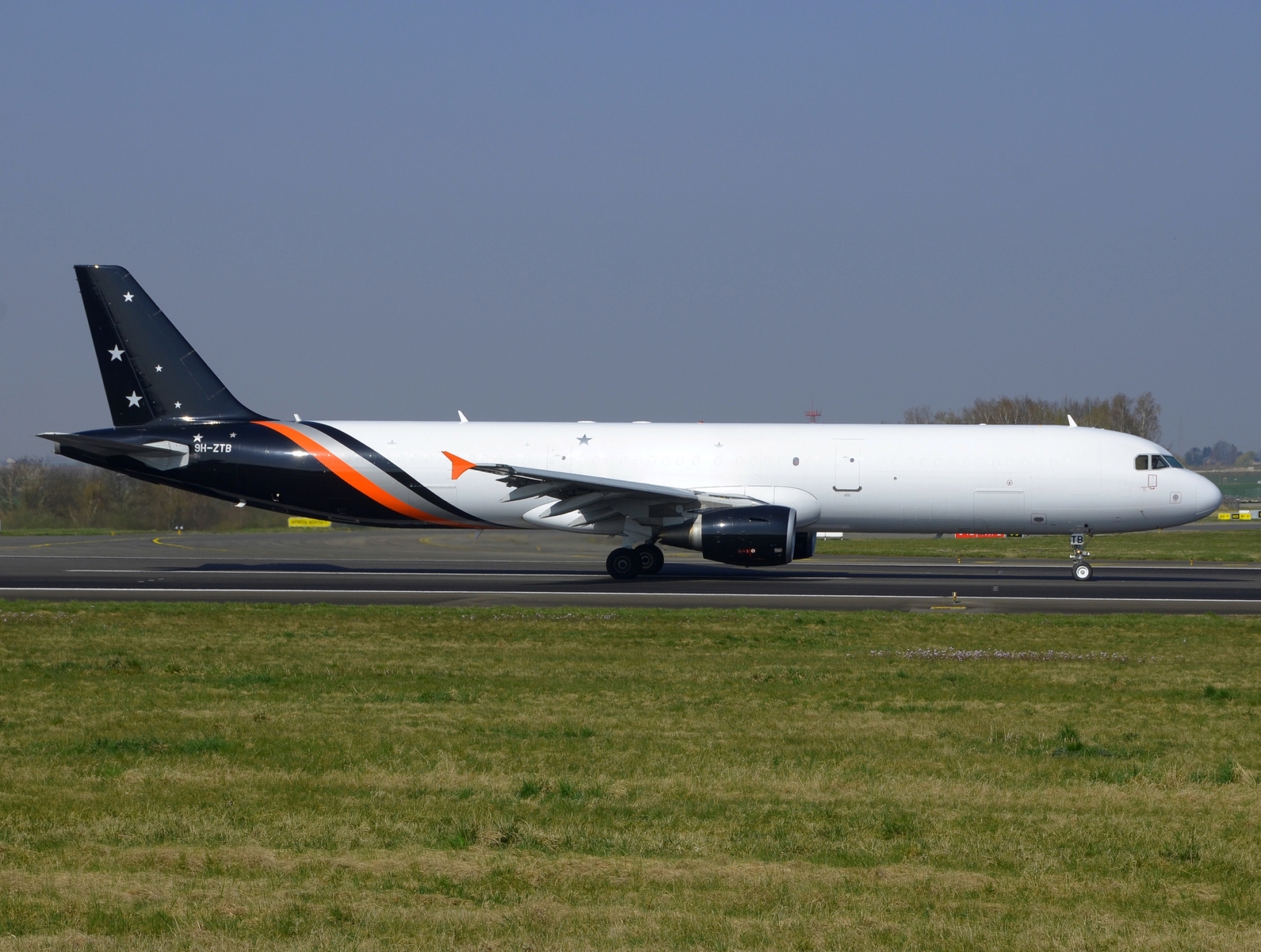9H-ZTB - A321-211 - Titan Airways Malta - LGG - 26-03-2022