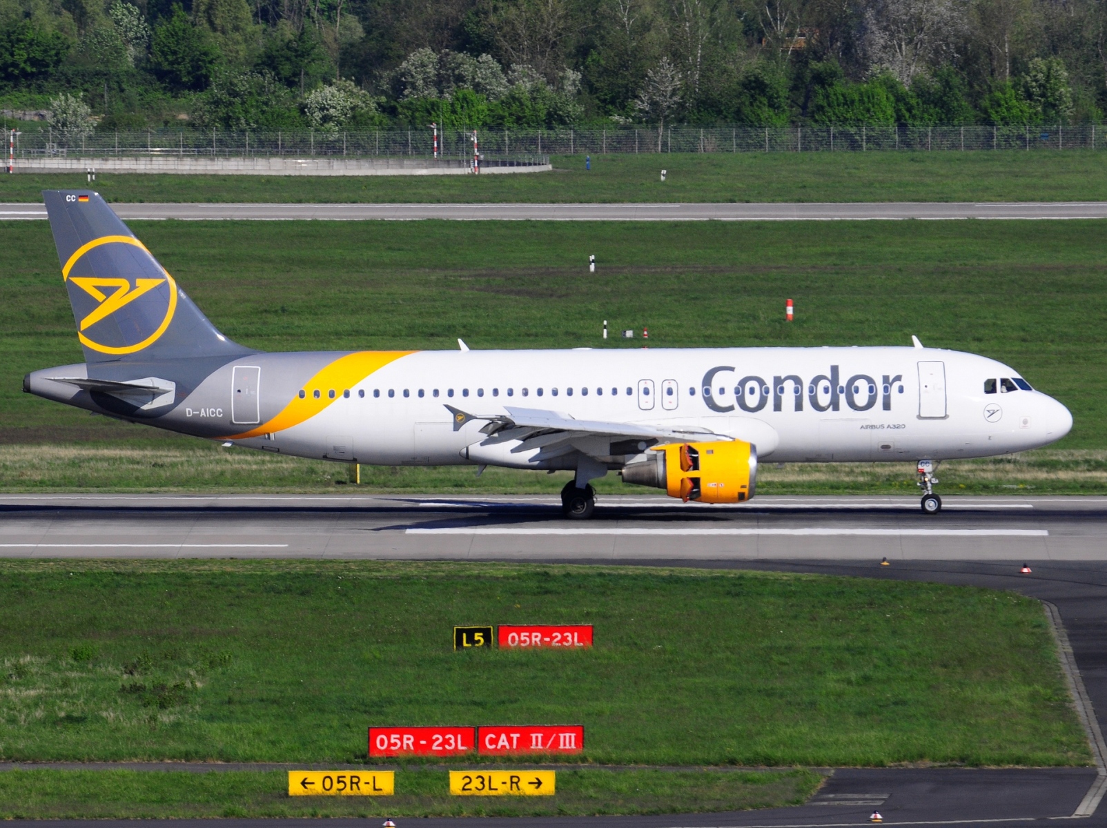 D-AICC - A320-212 - Condor - DUS - 24-04-2022