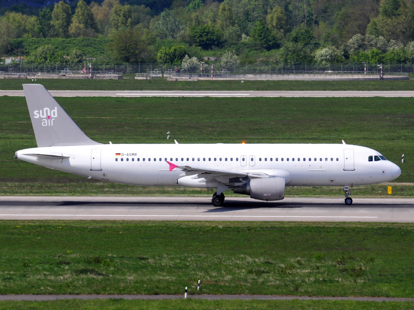 D-ASMR - A320-214 - Sundair - DUS - 24-04-2022