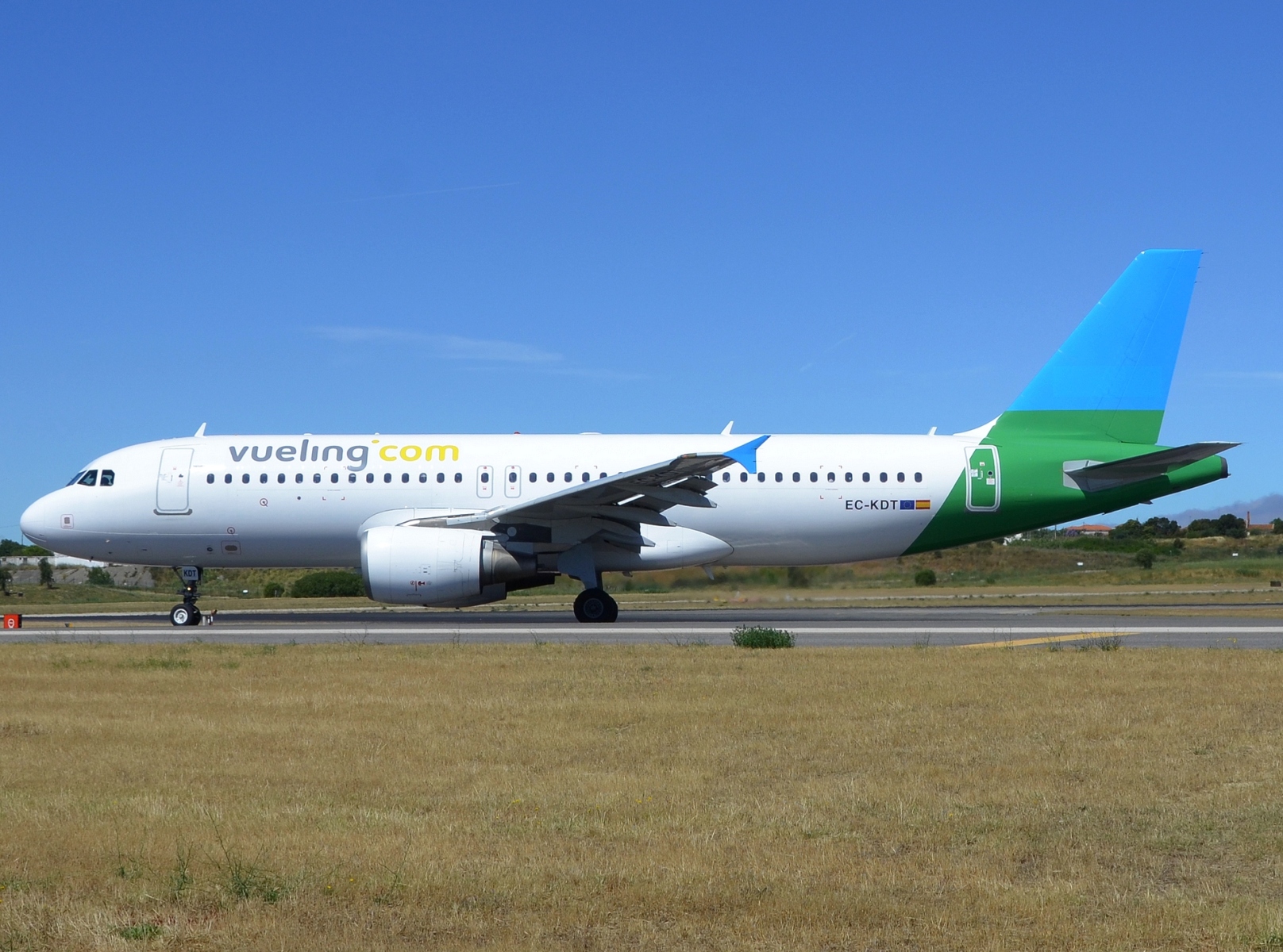 EC-KDT - A320-216 - Vueling - LIS - 09-06-2022