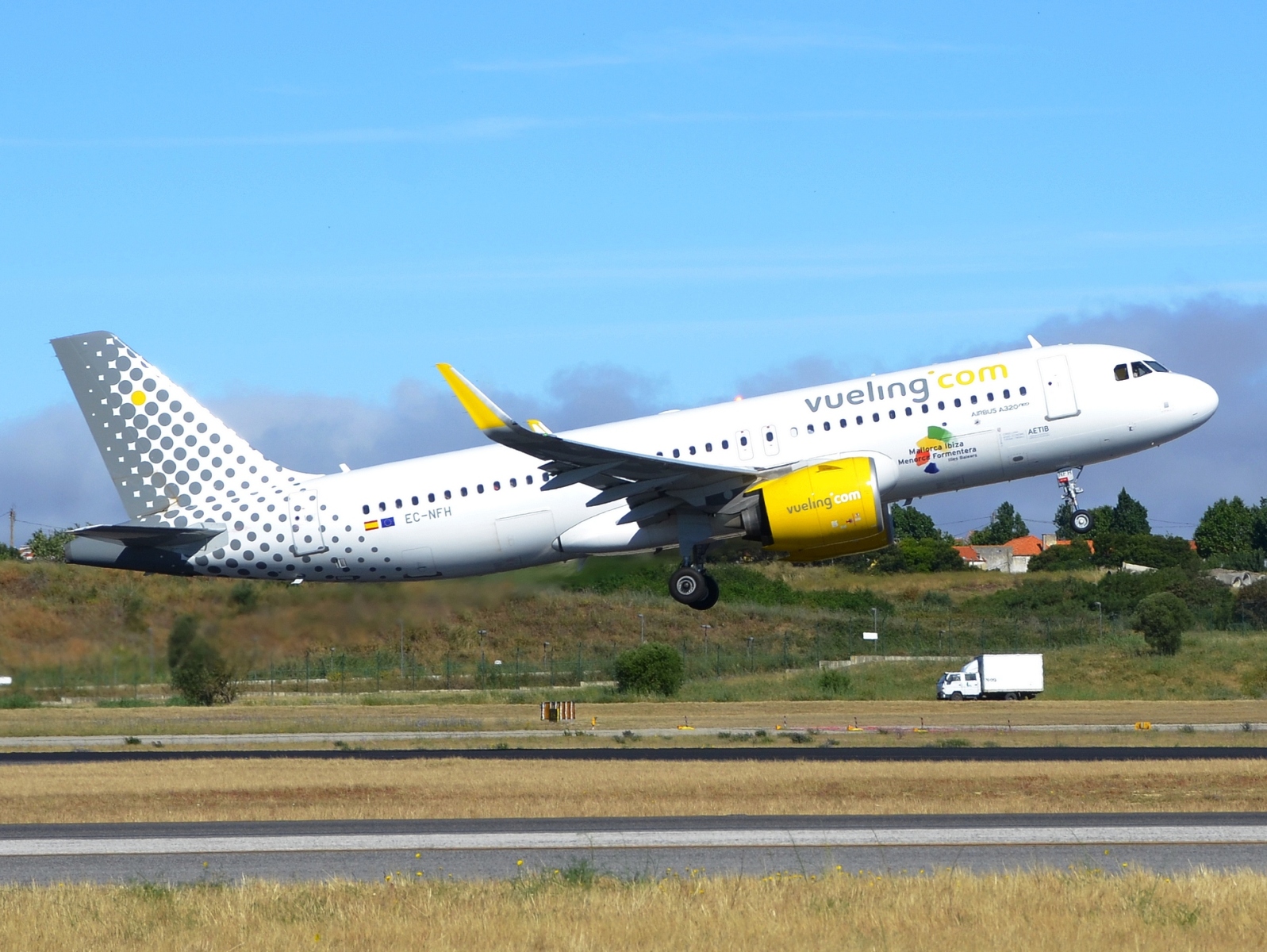 EC-NFH - A320-271N(WL) - Vueling - LIS - 09-06-2022