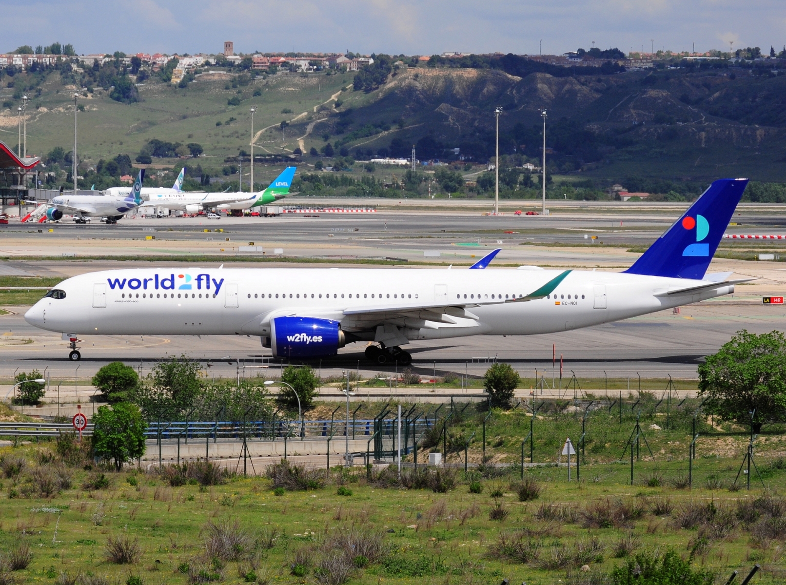 EC-NOI - A350-941 - world2fly - MAD - 04-05-2022