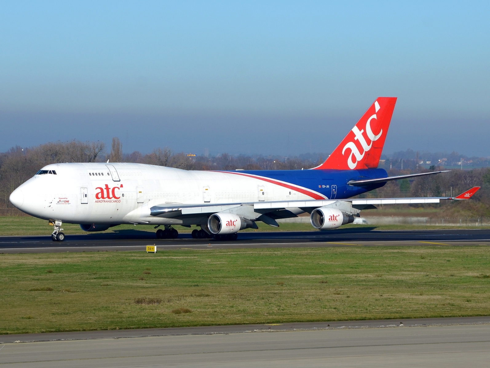 ER-JAI - 747-412 - Aerotranscargo - LGG - 12-12-2022b